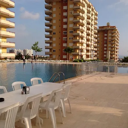 Holiday Village Махмутлар